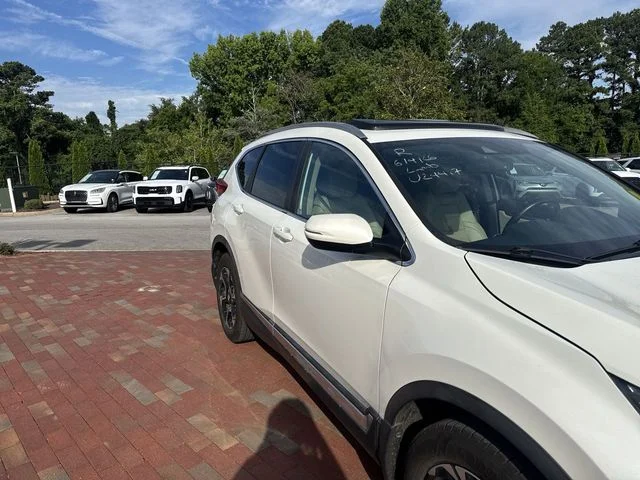 Used 2018 White Honda Touring image 18