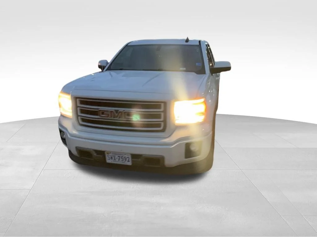 Used 2015 White GMC Base image 4