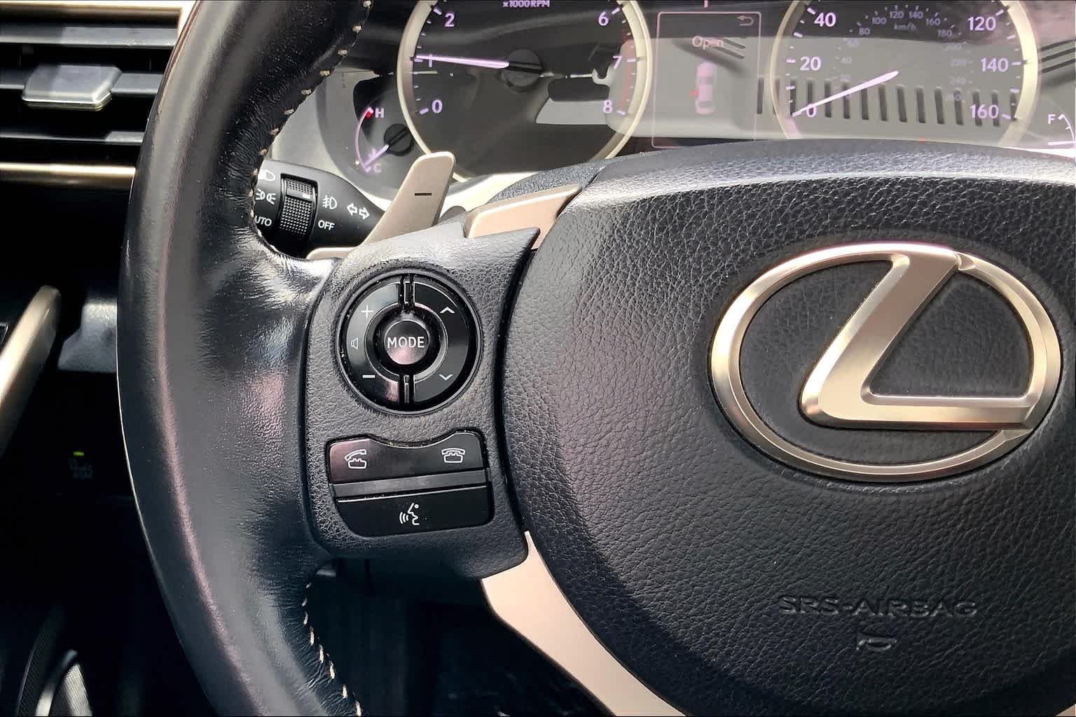 Used 2015 Matador Red Mica Lexus  image 23