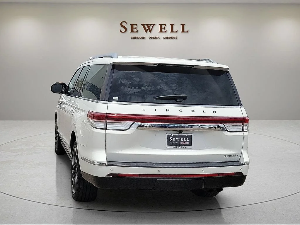 Used 2022  Lincoln Black Label image 3