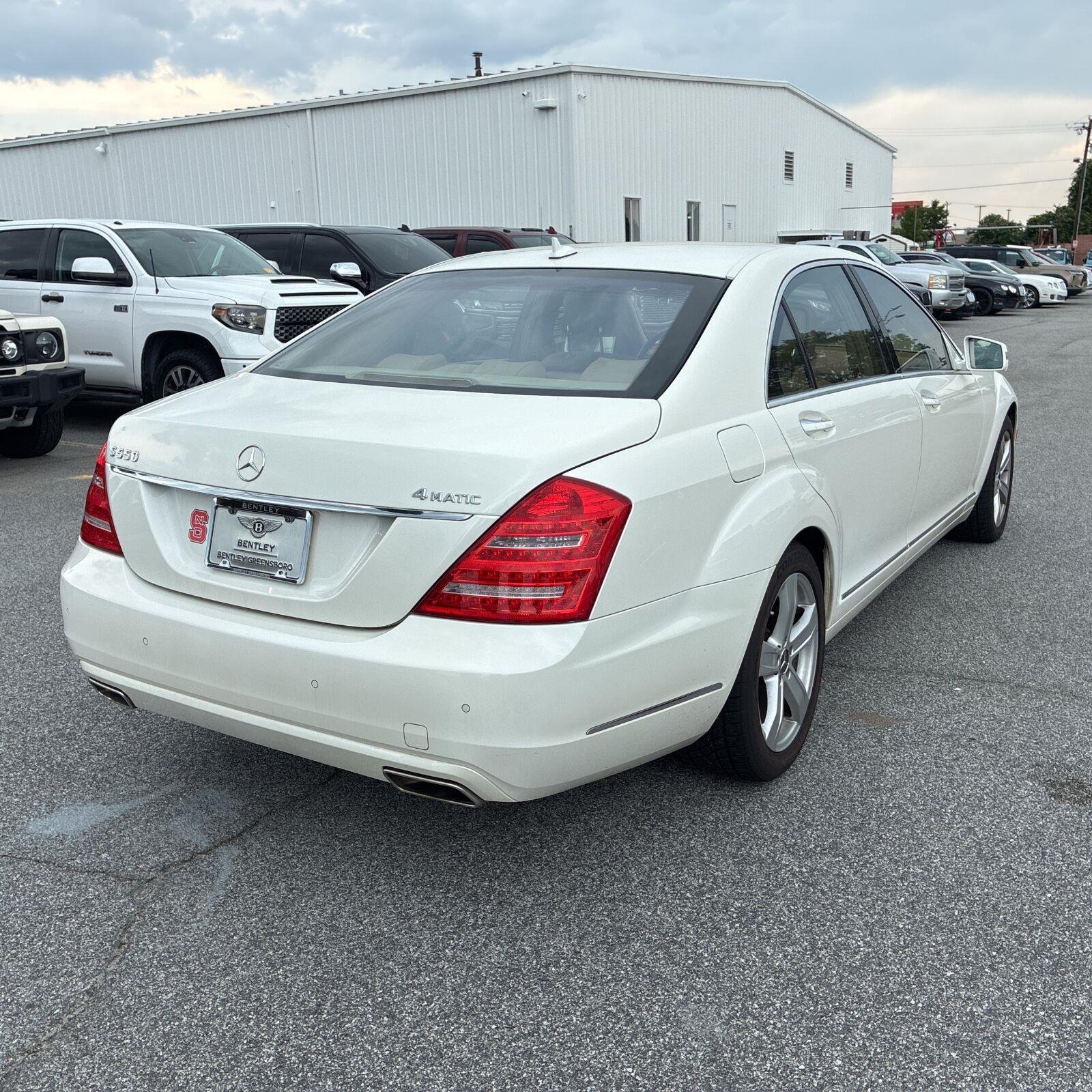 Used 2010 Diamond White Metallic Mercedes-Benz S 550 image 5