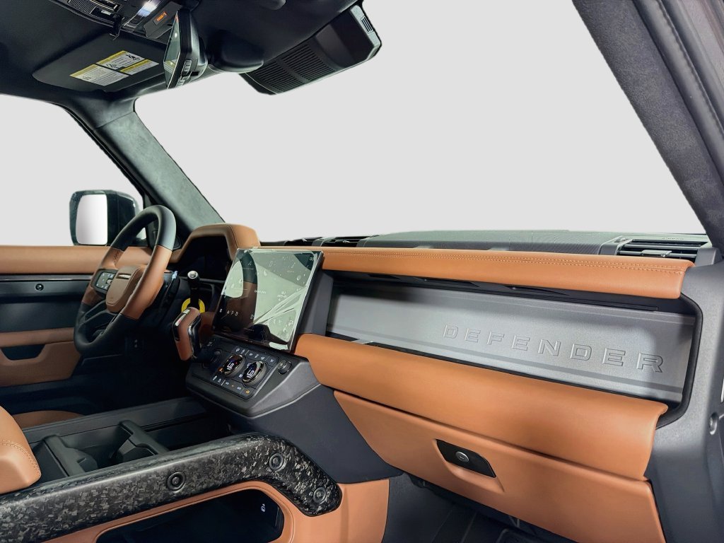 New 2026 Charente Grey Land Rover  OCTA image 31