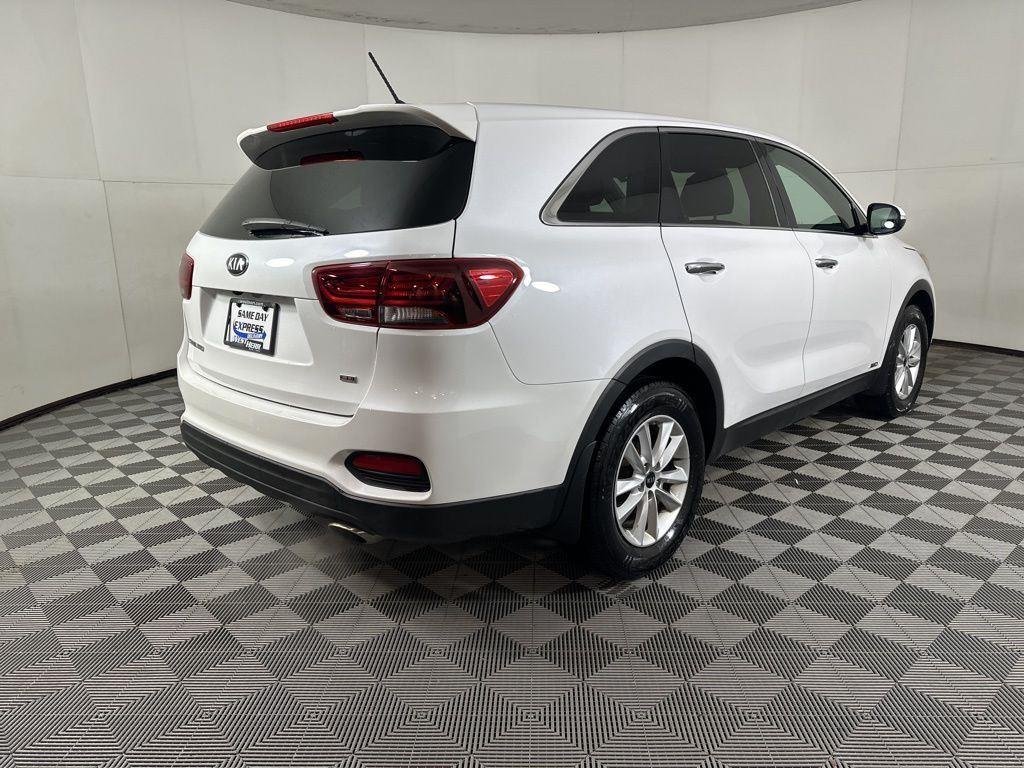 Used 2020 Snow White Pearl Kia LX image 18
