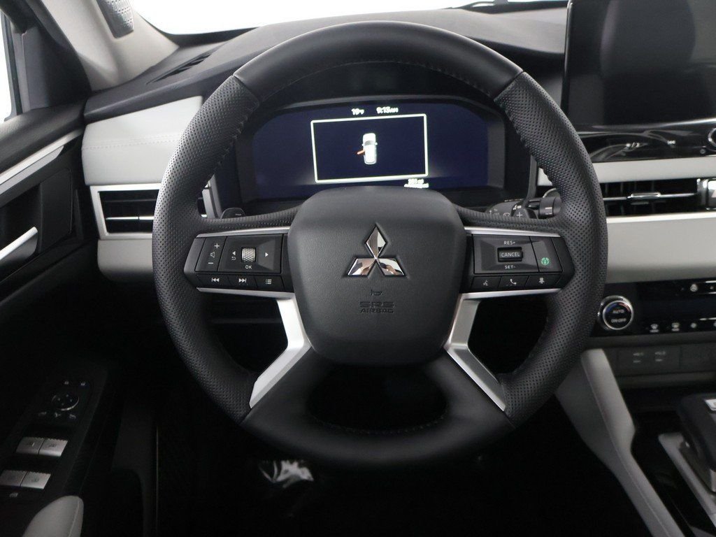 New 2026 Gray Mitsubishi SE image 40