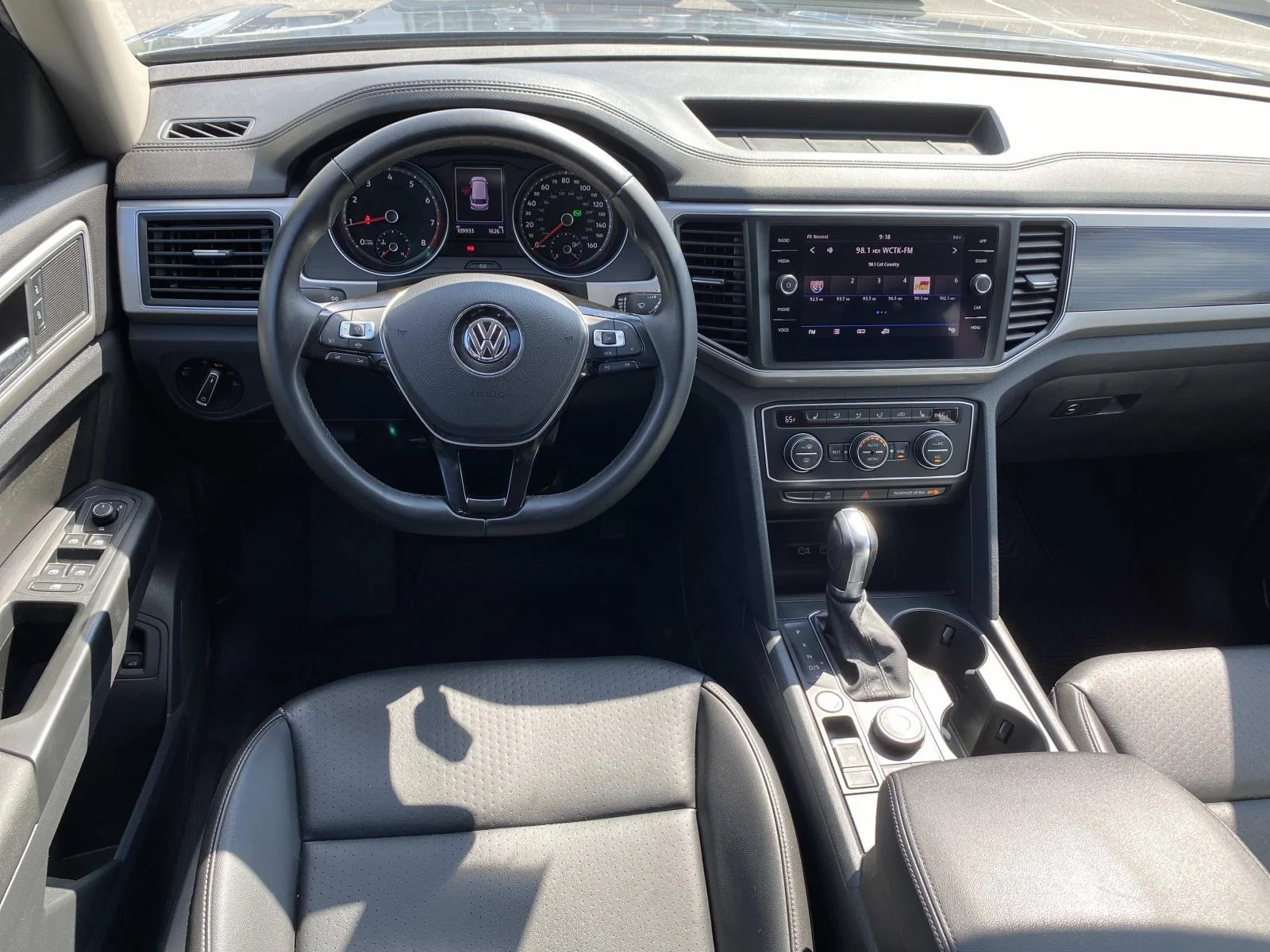 Used 2019 Platinum Gray Metallic Volkswagen 3.6L V6 SE w/Technology 4MOTION image 11