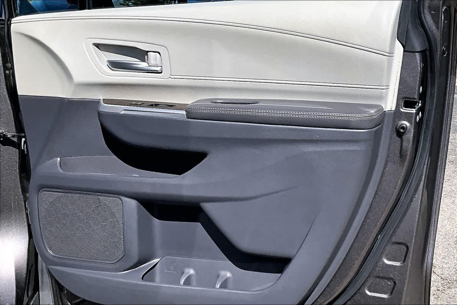Used 2024 Predawn Gray Mica Toyota XLE image 27