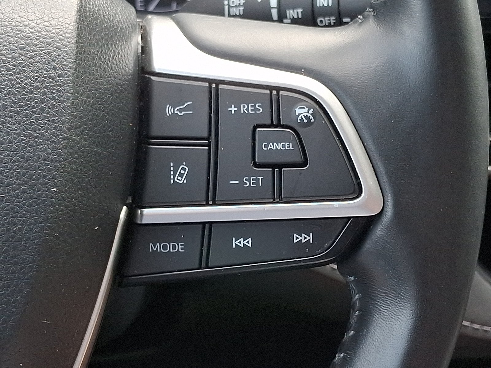 Used 2023 Wind Chill Pearl - 089 Toyota XLE image 23