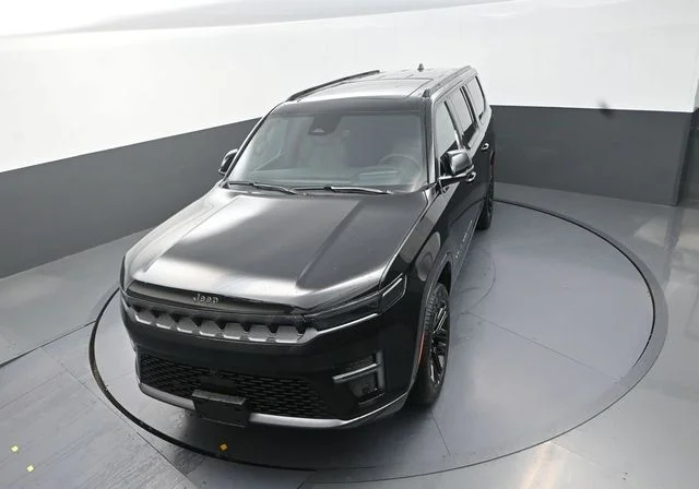 New 2026 High Gloss Black Exterior Paint Jeep Limited Reserve image 17
