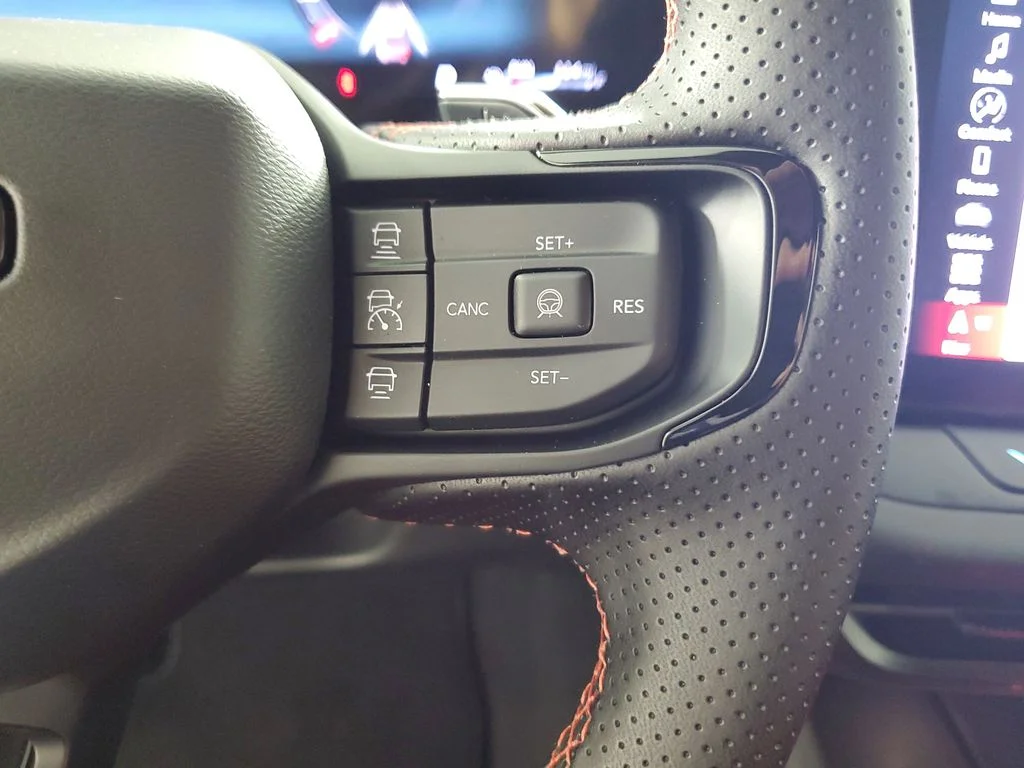 New 2026 Diamond Black Crystal Pearlcoat Dodge R/T Plus image 23