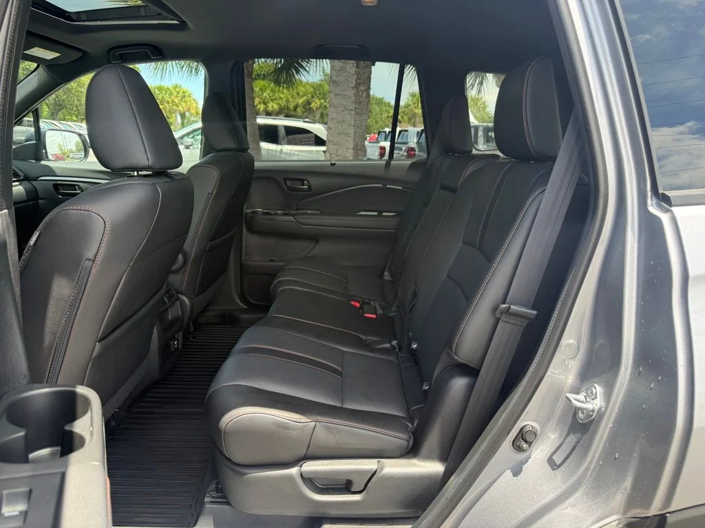 Certified Used 2023 Lunar Silver Metallic Honda TrailSport image 9
