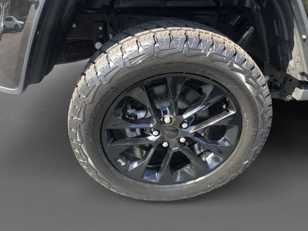 Used 2023 Black Jeep Overland image 10