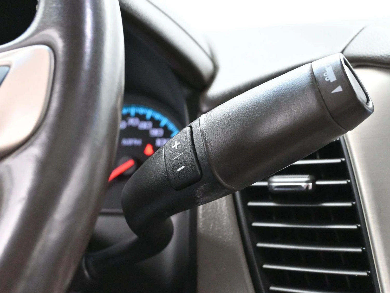 Used 2019 QUICKSILVER METALLIC GMC Denali image 25