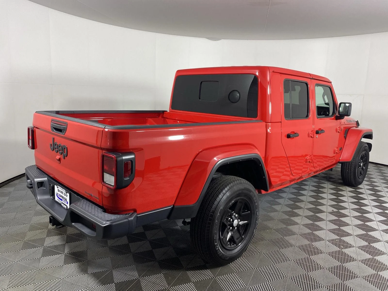 Used 2025 Firecracker Red Clearcoat Jeep Texas Trail image 7