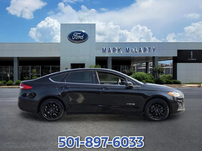 Used 2019 Black FORD SE FWD image 6