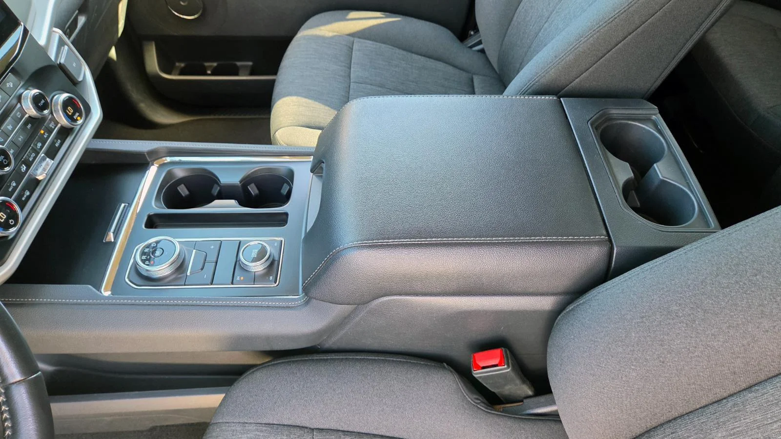 Used 2024 Oxford White Ford XLT image 39