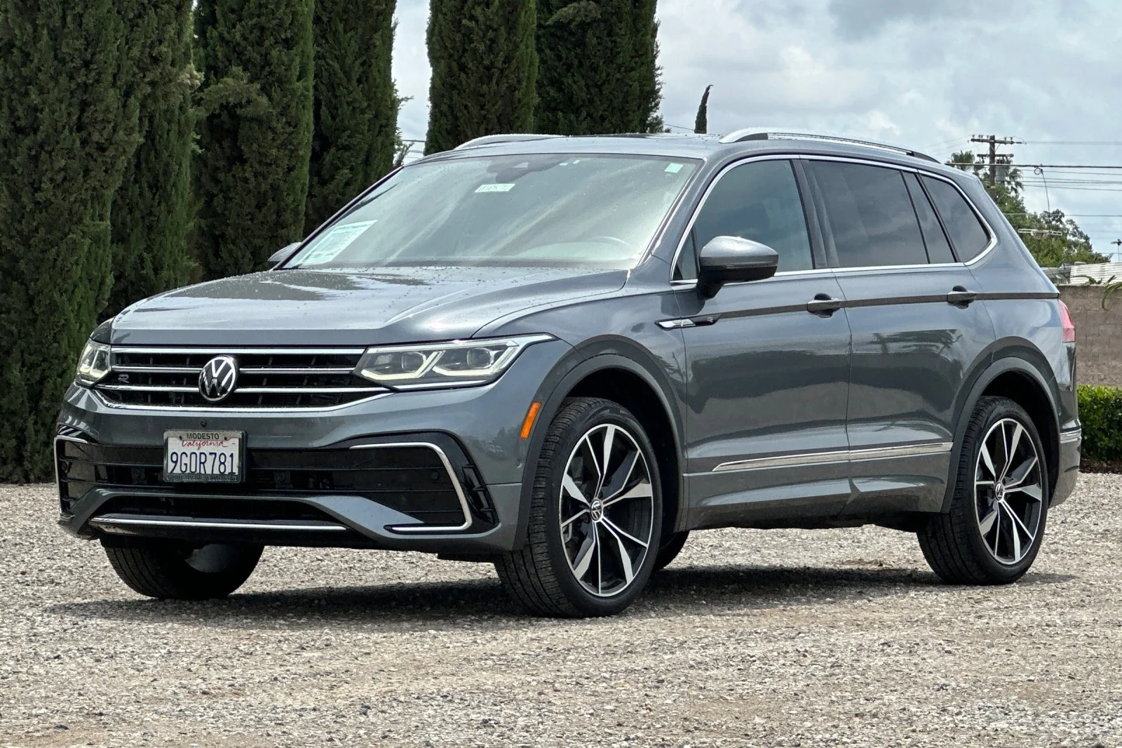 Used 2023 Gray Volkswagen SEL R-Line image 8