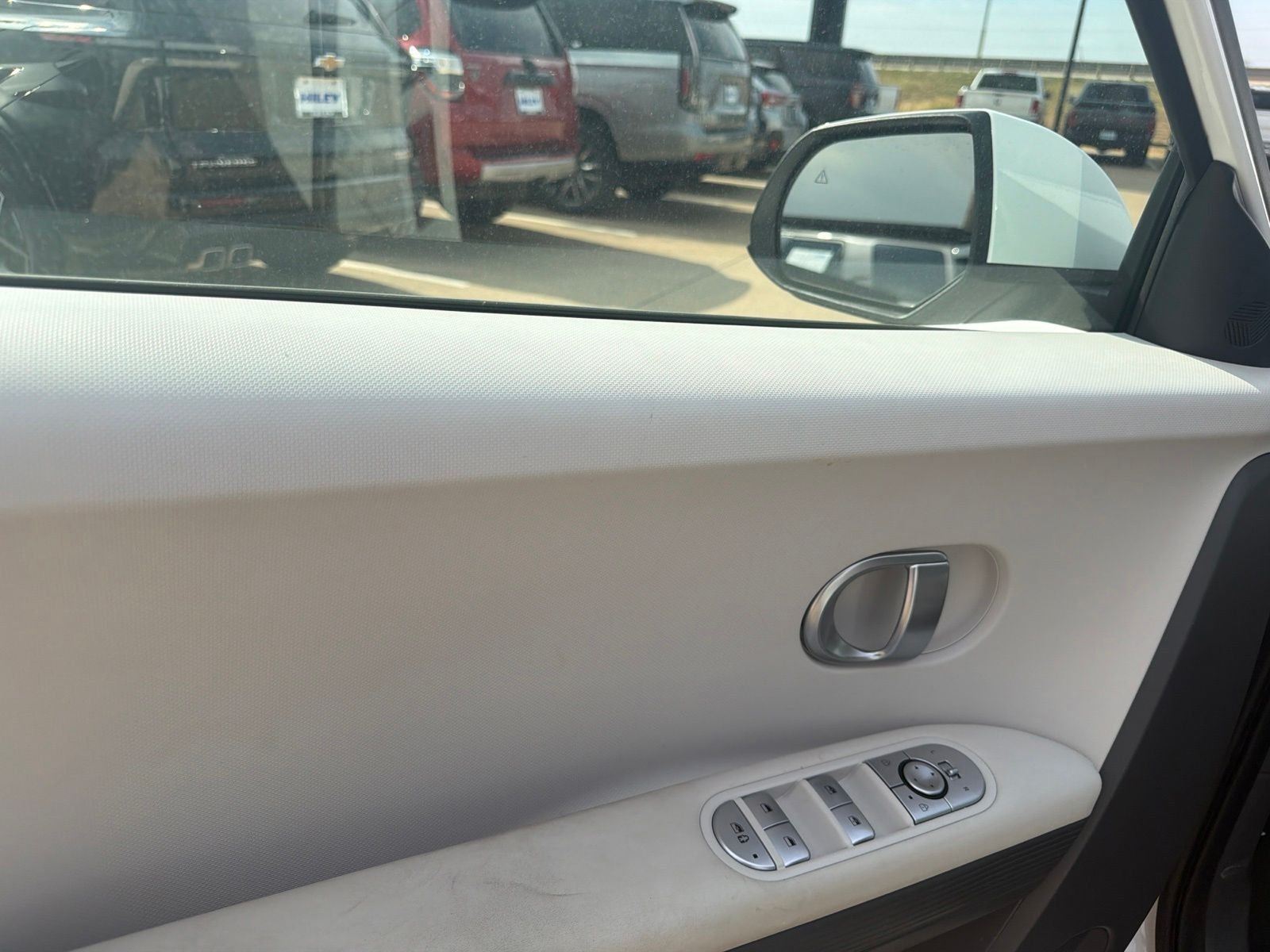 Certified Used 2024 Atlas White Hyundai SEL image 13