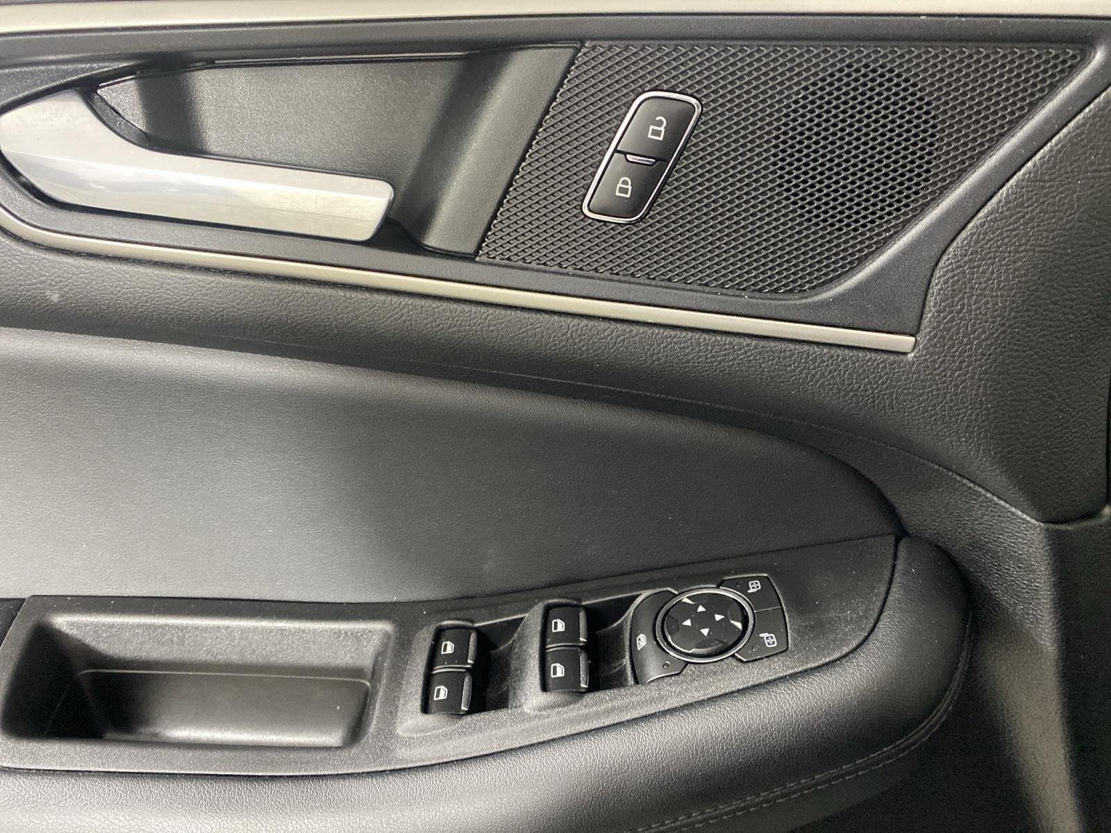 Used 2022 Stone Blue Ford SEL image 18