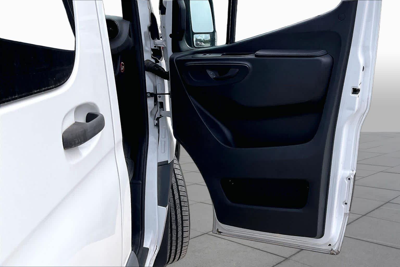 Used 2021 Arctic White Mercedes-Benz  image 21