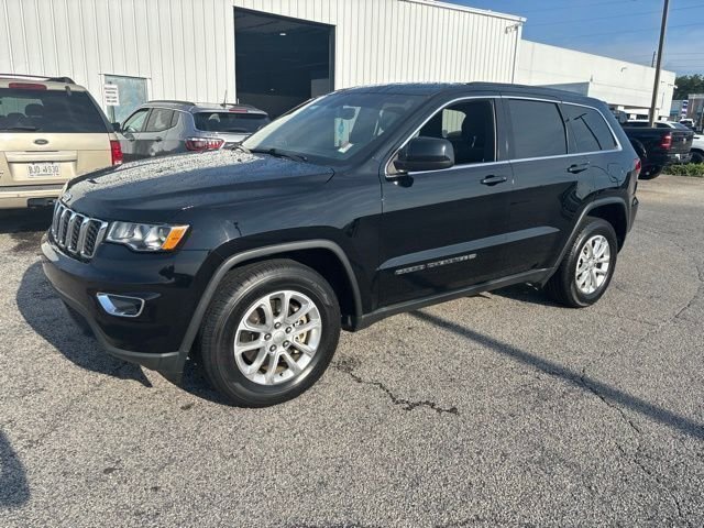 Used 2022 Black Jeep Laredo E image 3