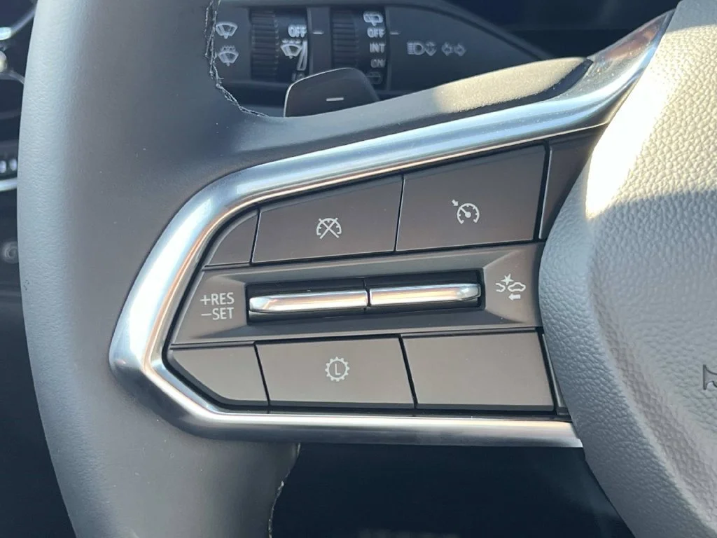 2027 Chevrolet Equinox LT - Photo 21