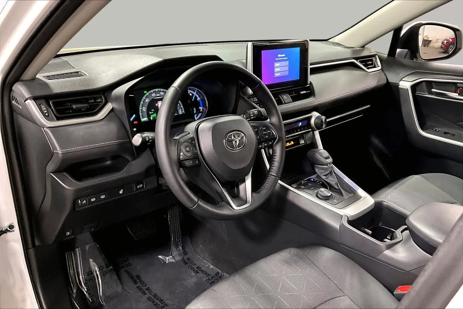 Used 2025 Ice Cap Toyota Hybrid XLE image 18