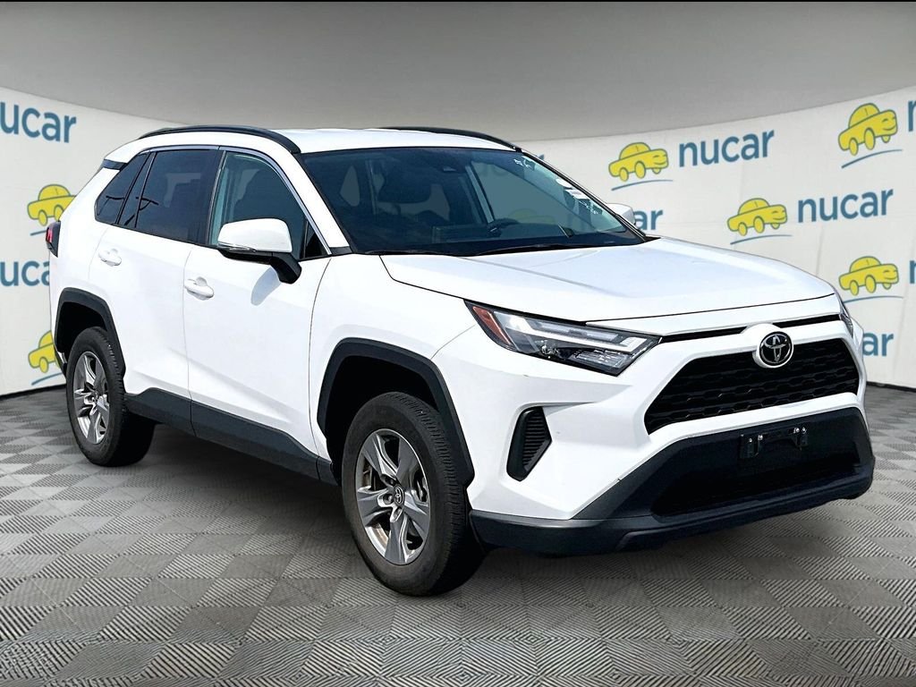 Used 2025 White Toyota XLE image 1