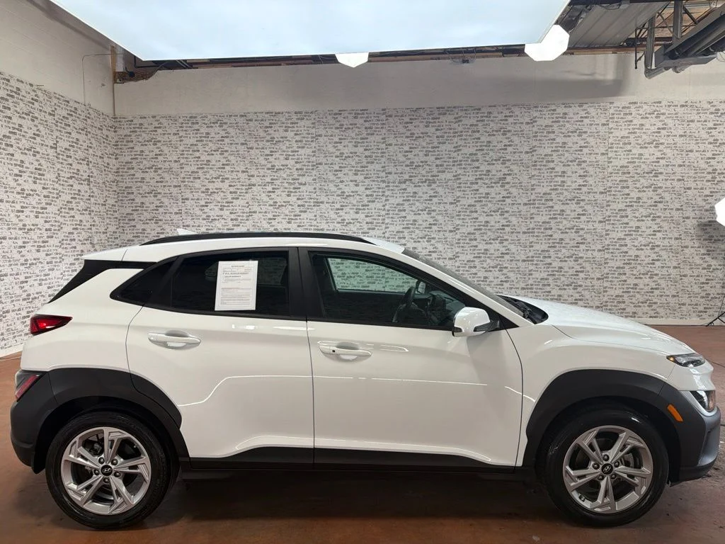 Used 2022 Lunar White Hyundai SEL image 8