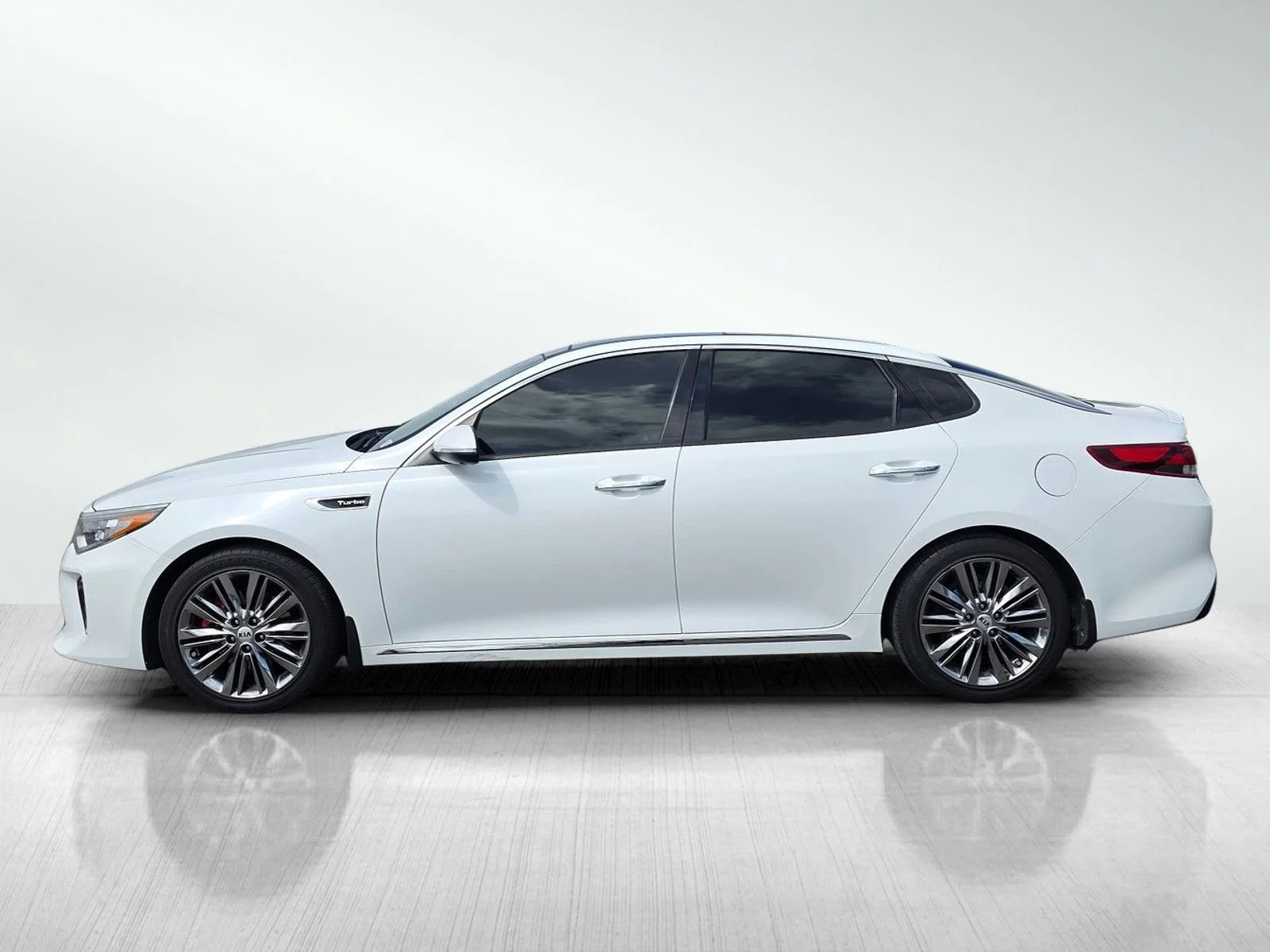 Used 2018 Snow White Pearl Kia SX image 4