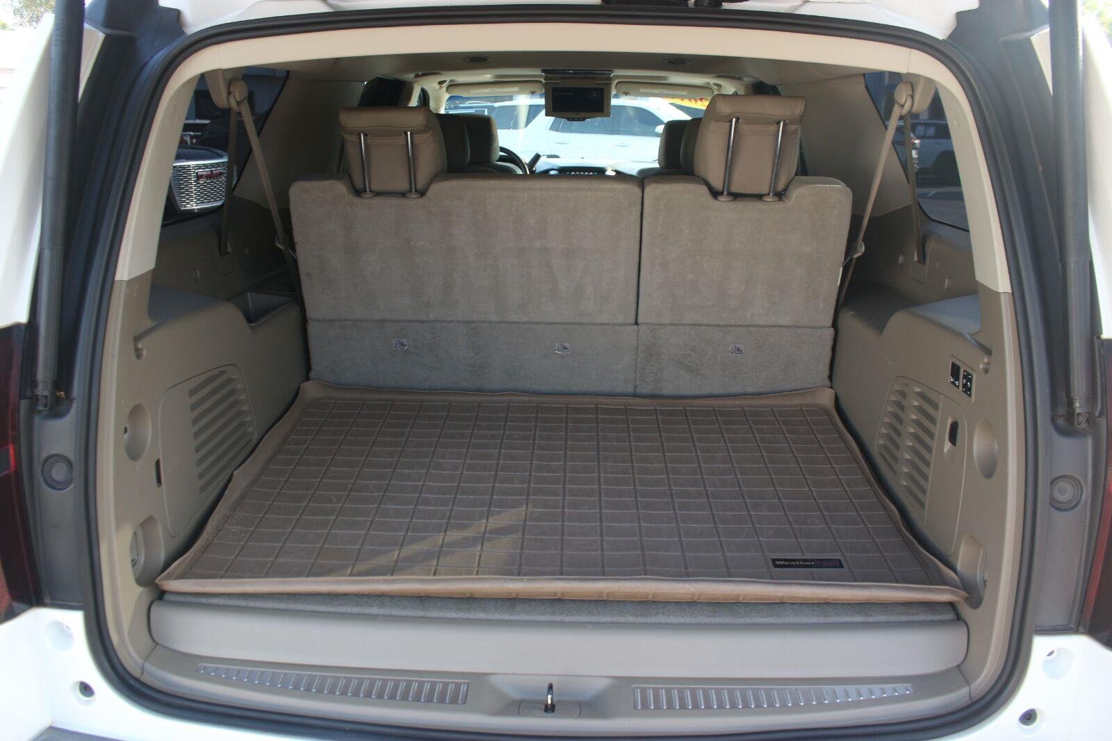 Used 2016 IRIDESCENT PEARL TRICOAT Chevrolet LTZ image 12