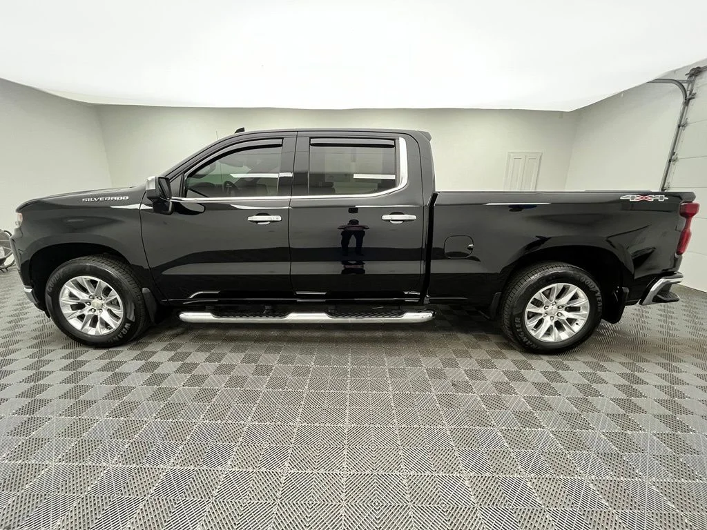Used 2019 Black Chevrolet LTZ image 13