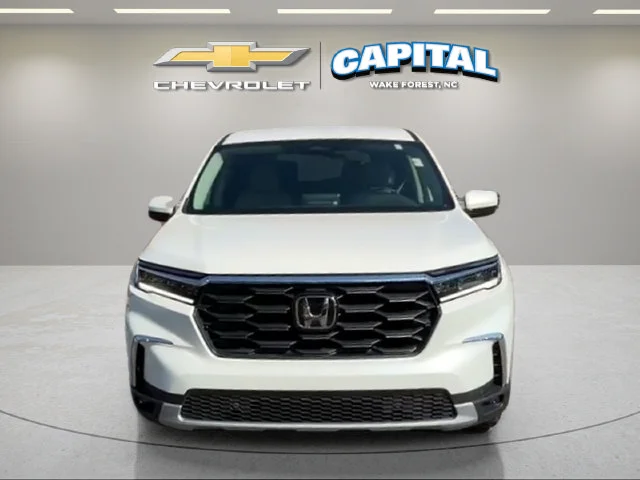 Used 2025  Honda EX-L image 9