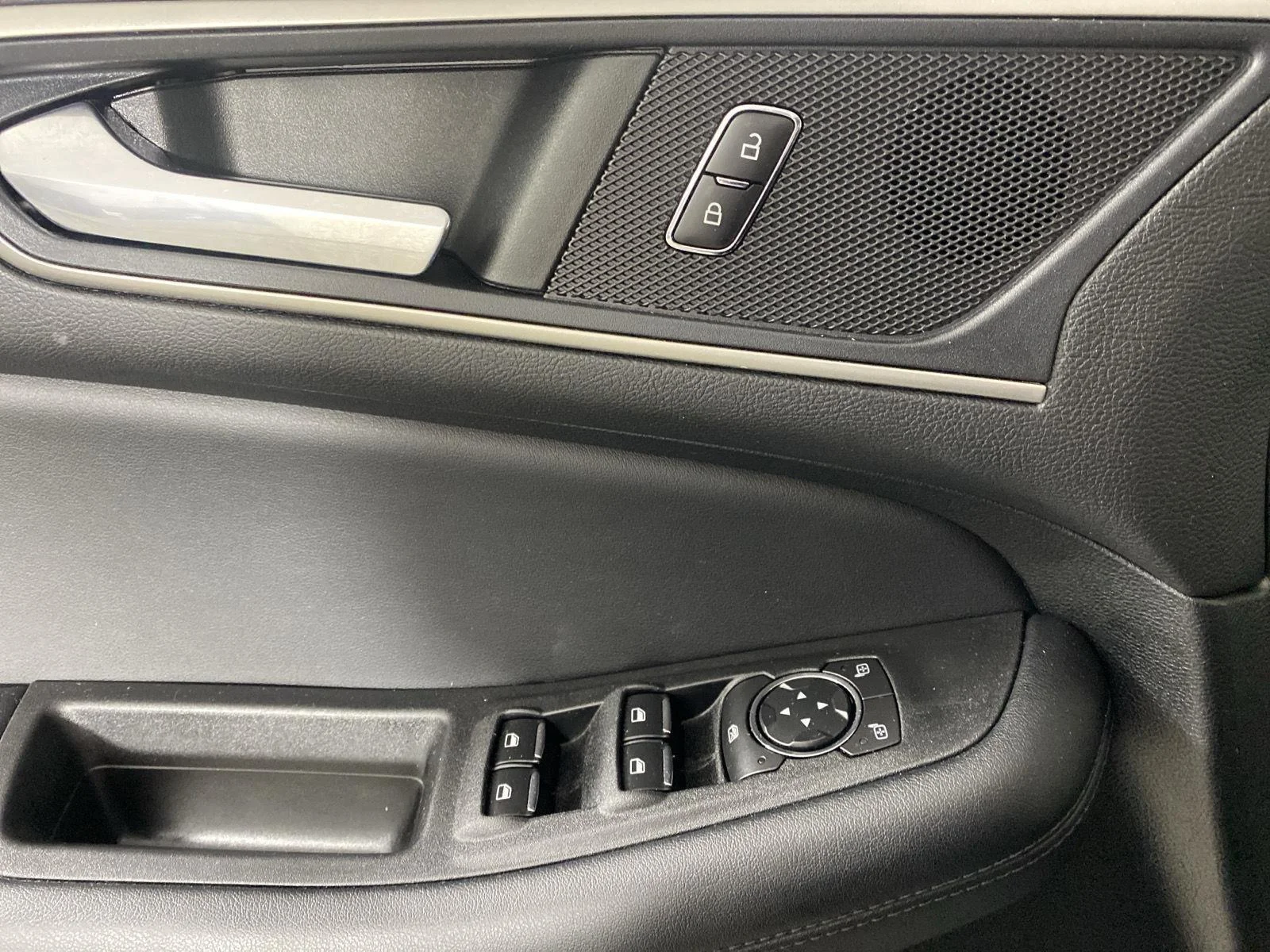 Used 2022 Stone Blue Ford SEL image 18