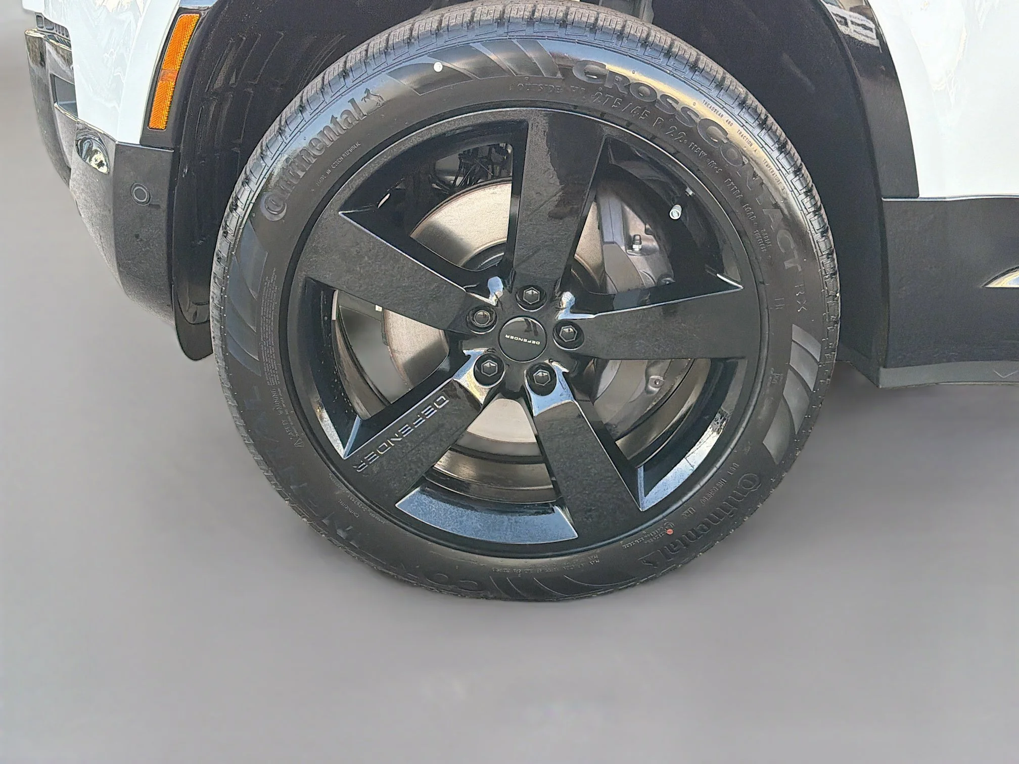 New 2026 Fuji White Land Rover X-Dynamic SE image 40