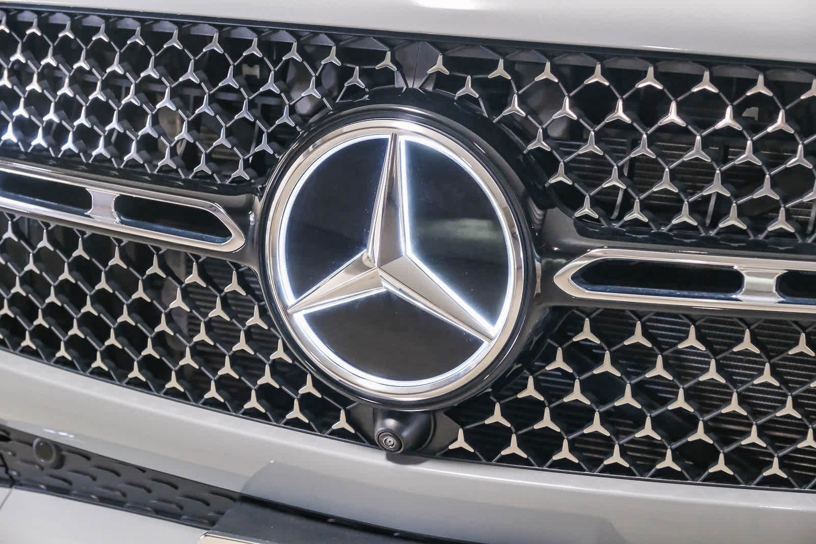 Certified Used 2025 MANUFAKTUR Alpine Grey Mercedes-Benz GLE 350 image 13