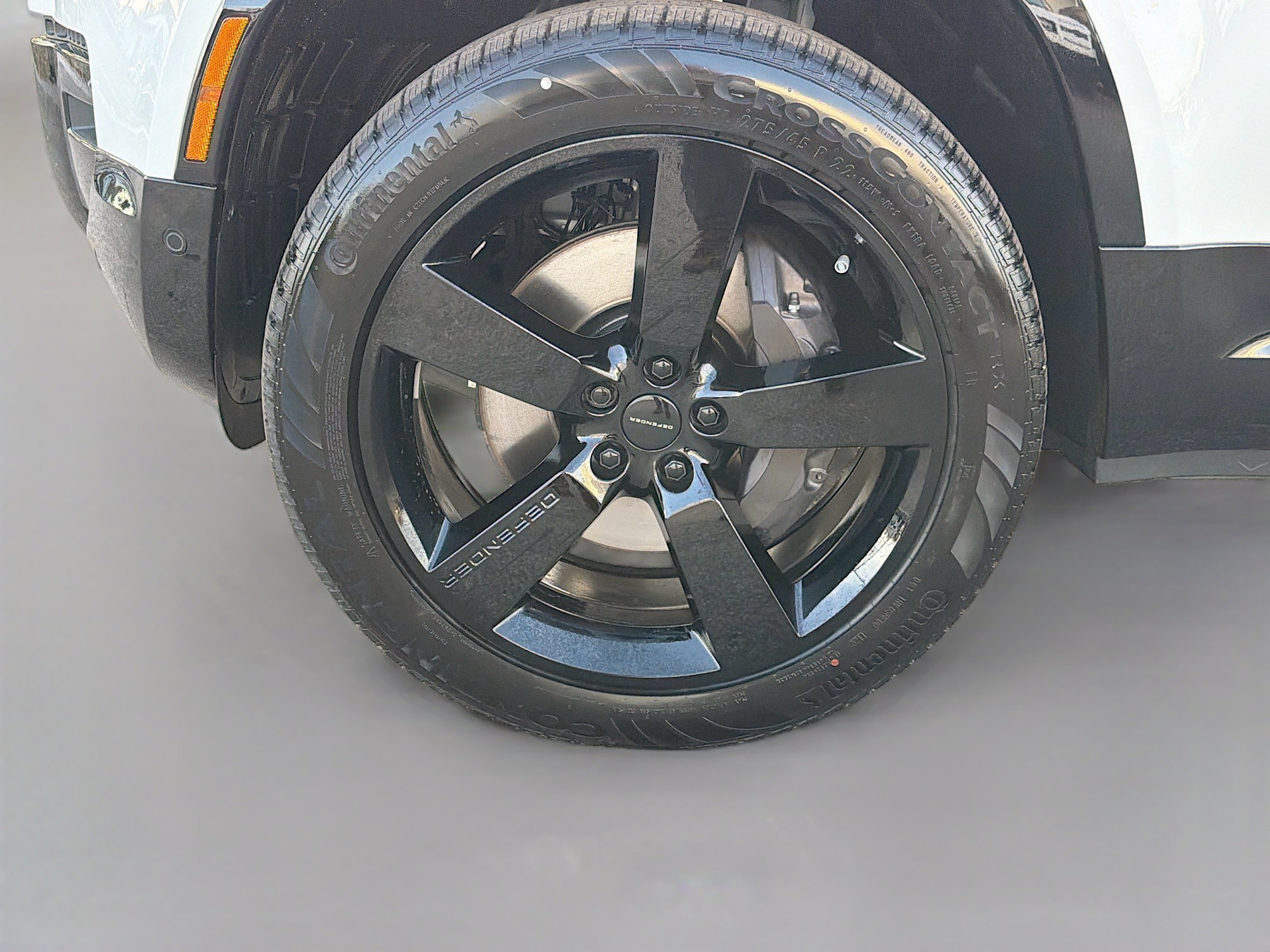 New 2026 Fuji White Land Rover X-Dynamic SE image 40