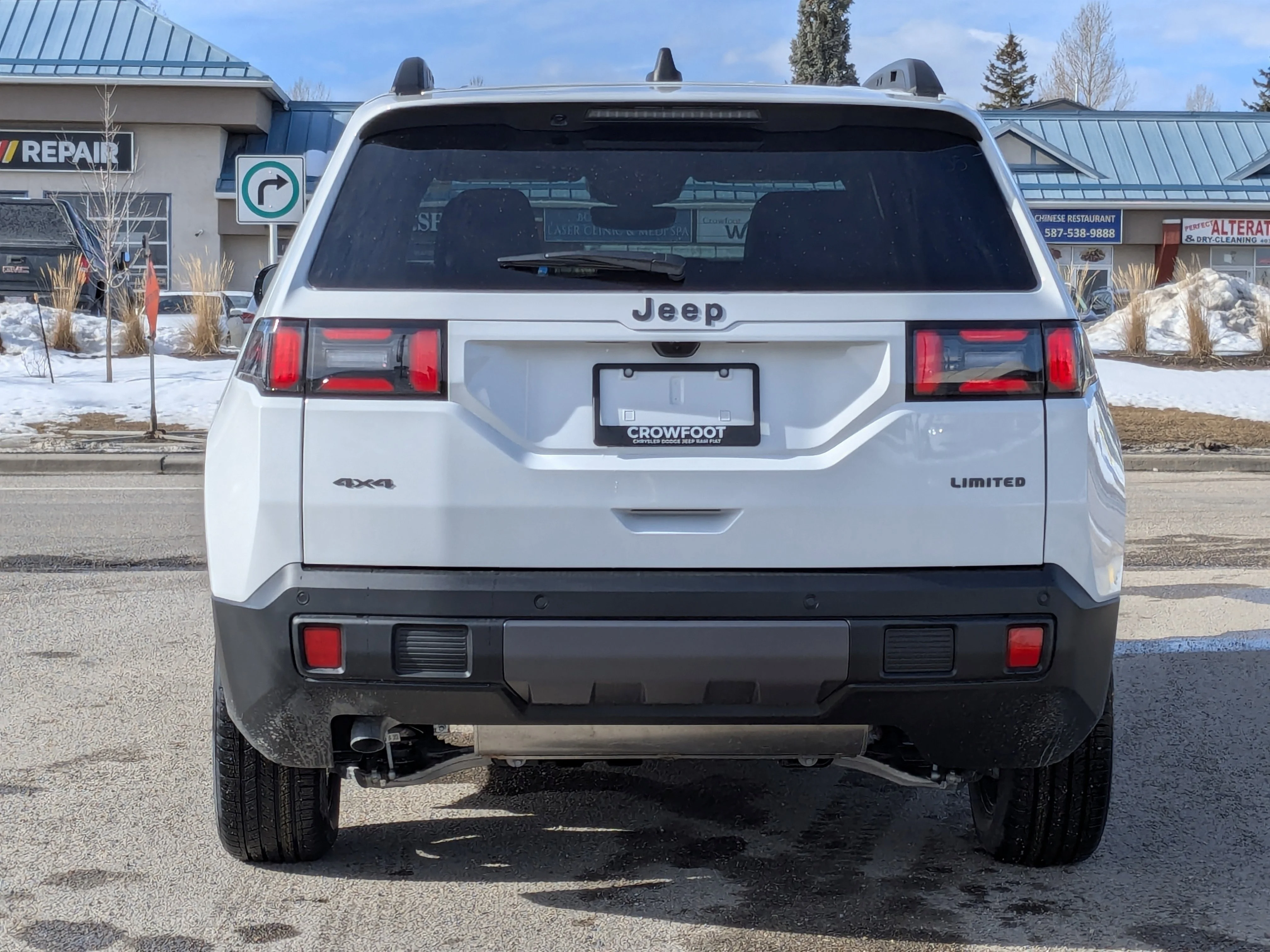 New 2026 White Jeep Limited - - 1.6L Turbo Hybrid - Power Liftgate - Wireless Charging - Compact Spare Tire & More image 7