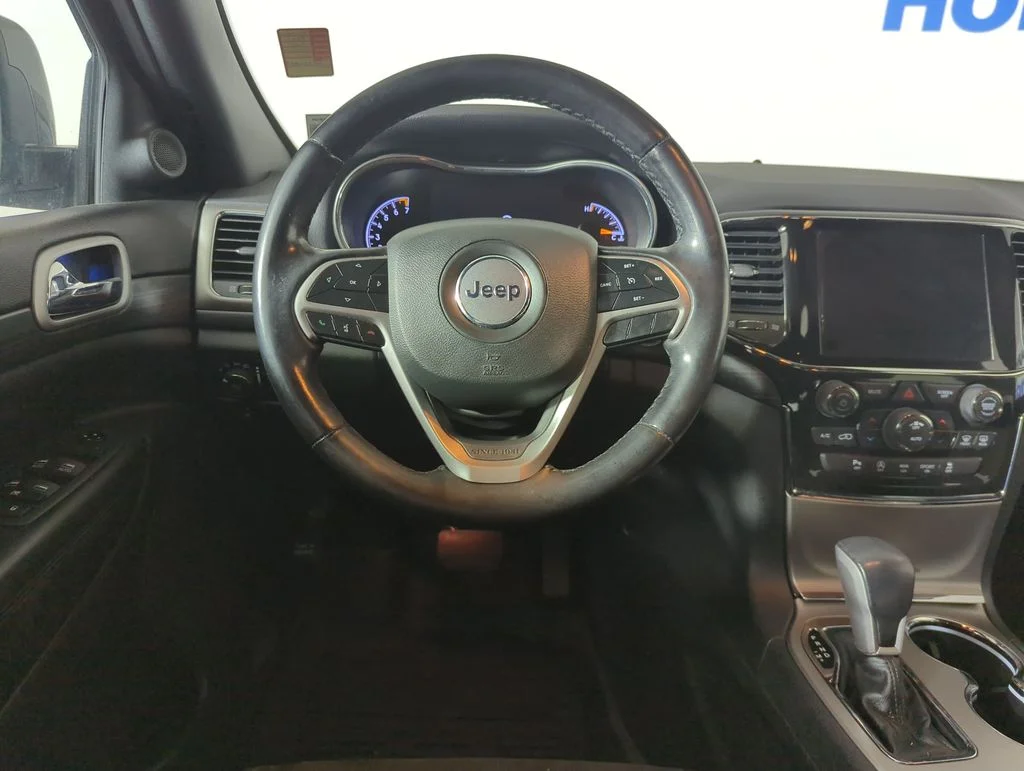 Used 2021 Crystal Metallic Jeep Laredo X image 11