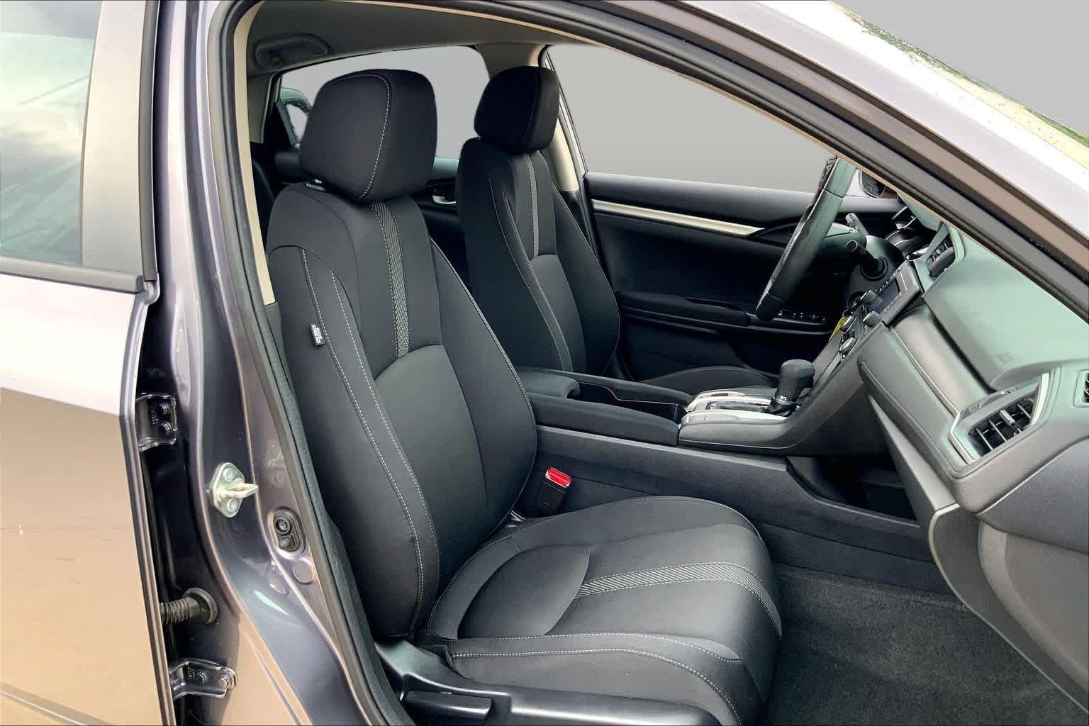 Used 2016  Honda LX image 9
