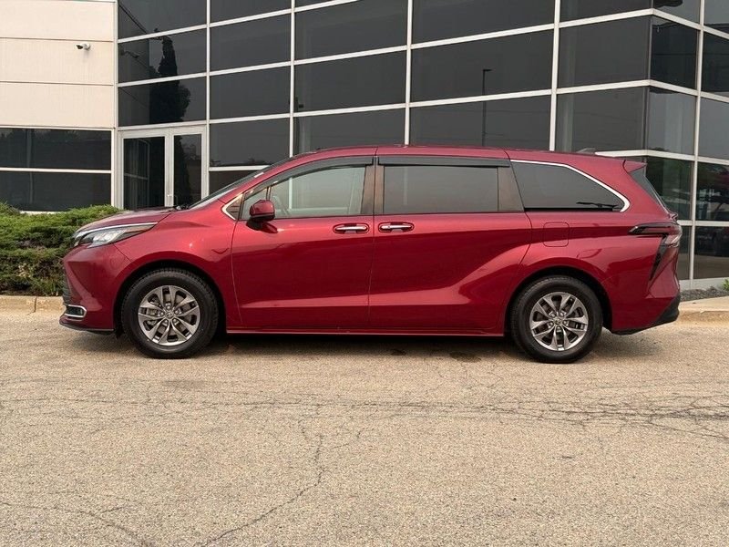 Used 2023 Pearl Toyota XLE image 6
