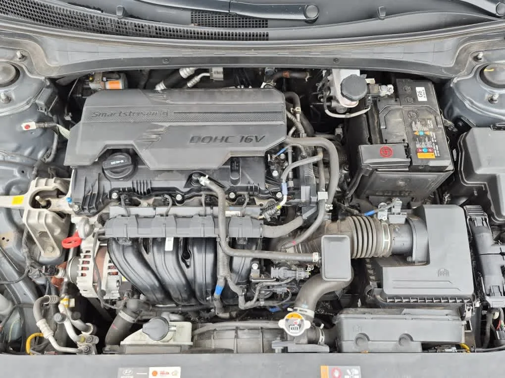Certified Used 2024 Amazon Gray Hyundai Limited image 22