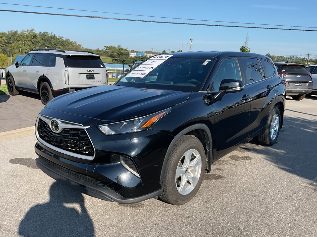 Used 2023 Midnight Black Metallic Toyota L image 4