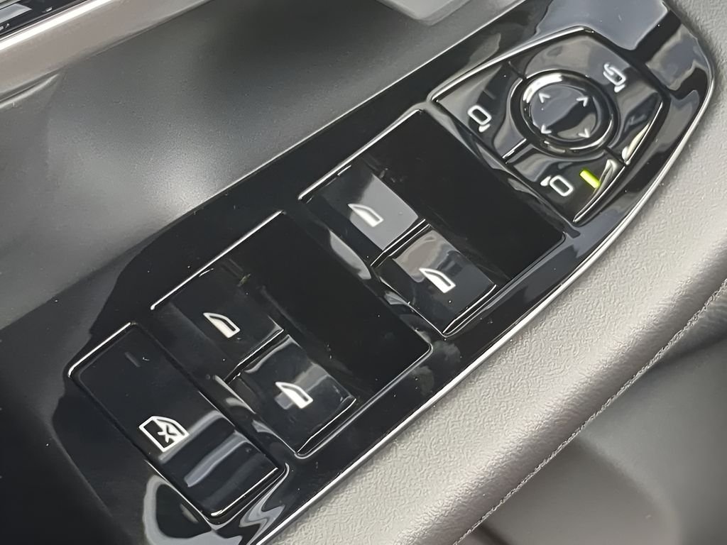 2026 BMW 5 Series 530i - Photo 23