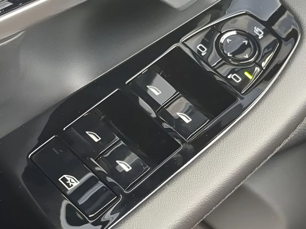 2026 BMW 5 Series 530i - Photo 23