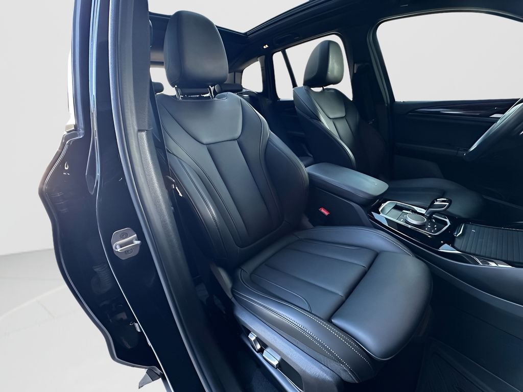 Used 2022 Black Sapphire Metallic BMW sDrive30i image 24