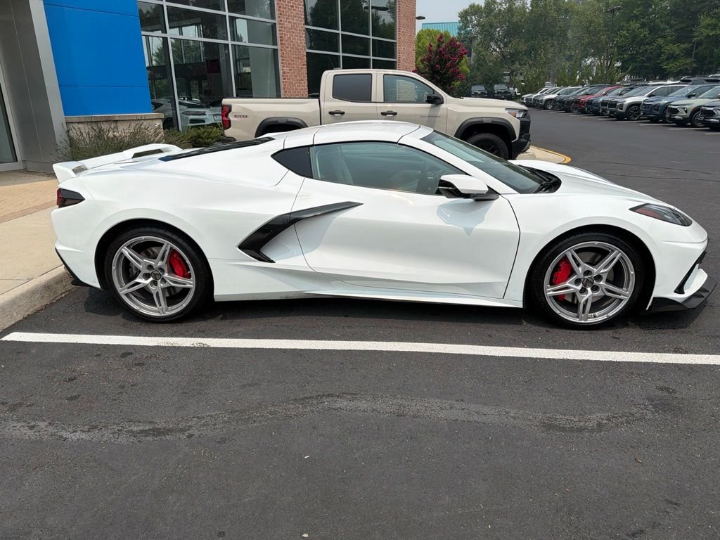 Used 2020 White Chevrolet Stingray image 3