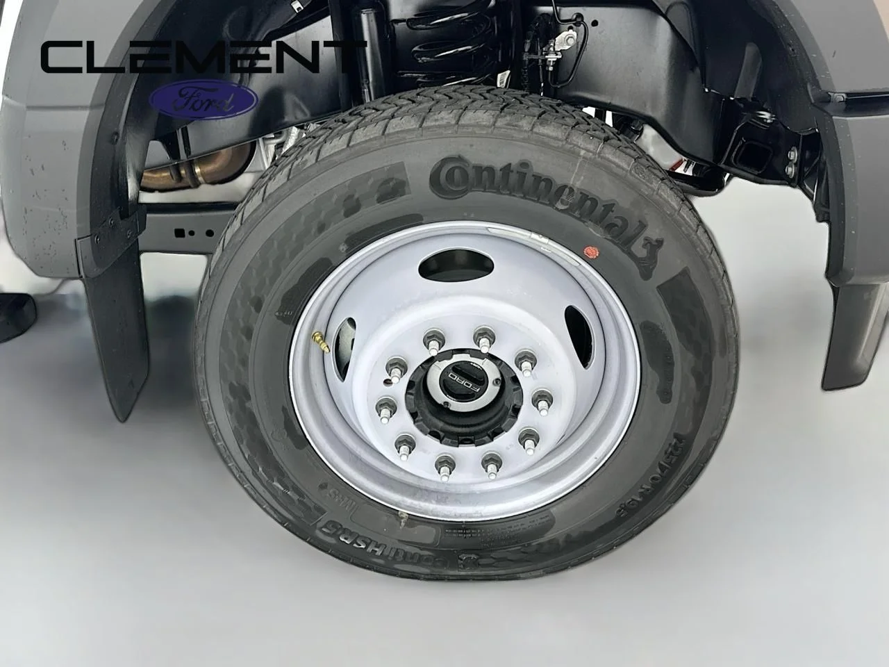 New 2026 Oxford White Ford F-550® XL image 27