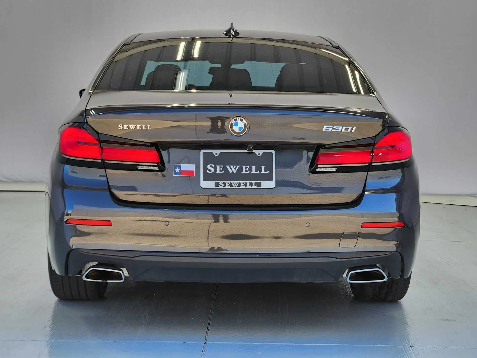 Used 2023 Dark Graphite Metallic BMW 530i image 7