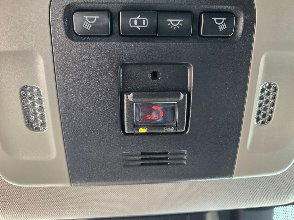 Used 2020 Black Toyota XLE image 8