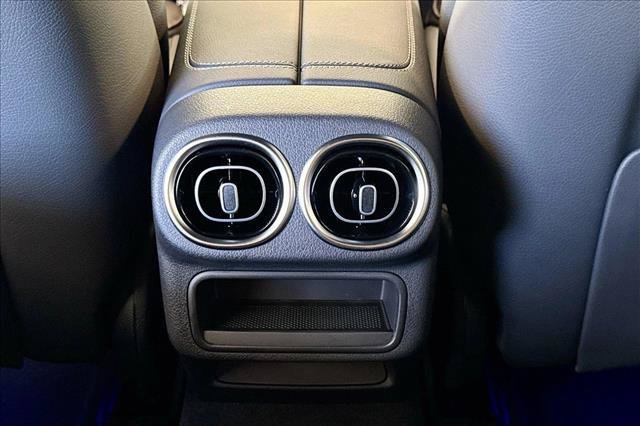 New 2026 Polar White Mercedes-Benz GLC 300 image 51